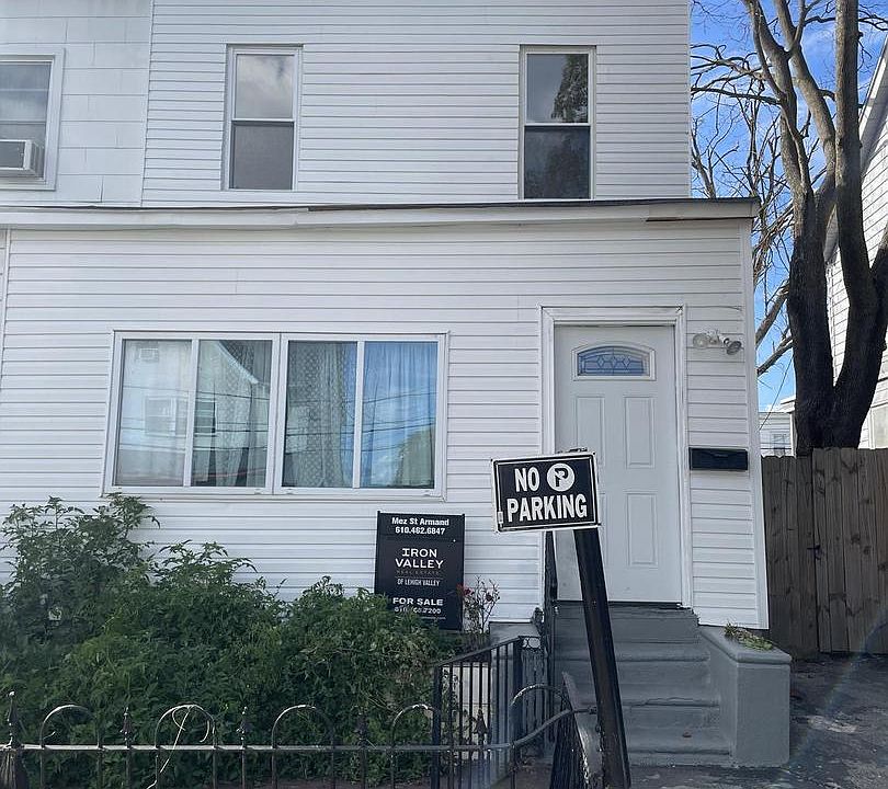1st image of 214 S 2nd St