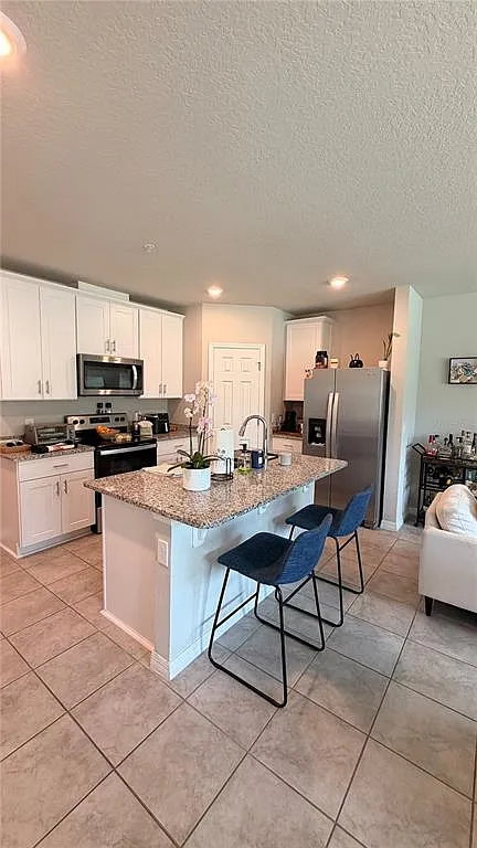 3 bed, 2.5 bath, 1481 sqft, $2,200 — Photo 4
