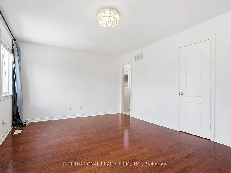 68 Old Orchard Cres — Photo 28