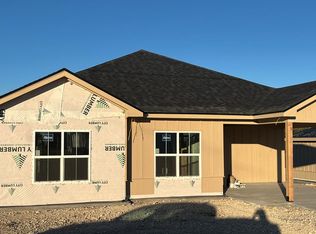 301 N 1st St, Mertzon, TX 76941