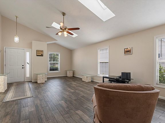4th image of 732 Prism Valley Dr
