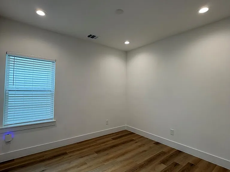 6733 Peerless St — Photo 14