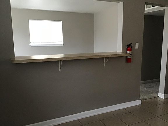 3rd image of 1626 Empire Ave