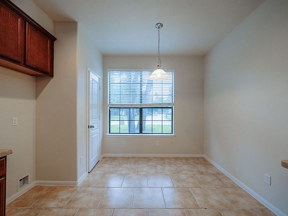 5th image of 12218 Brightwood Dr