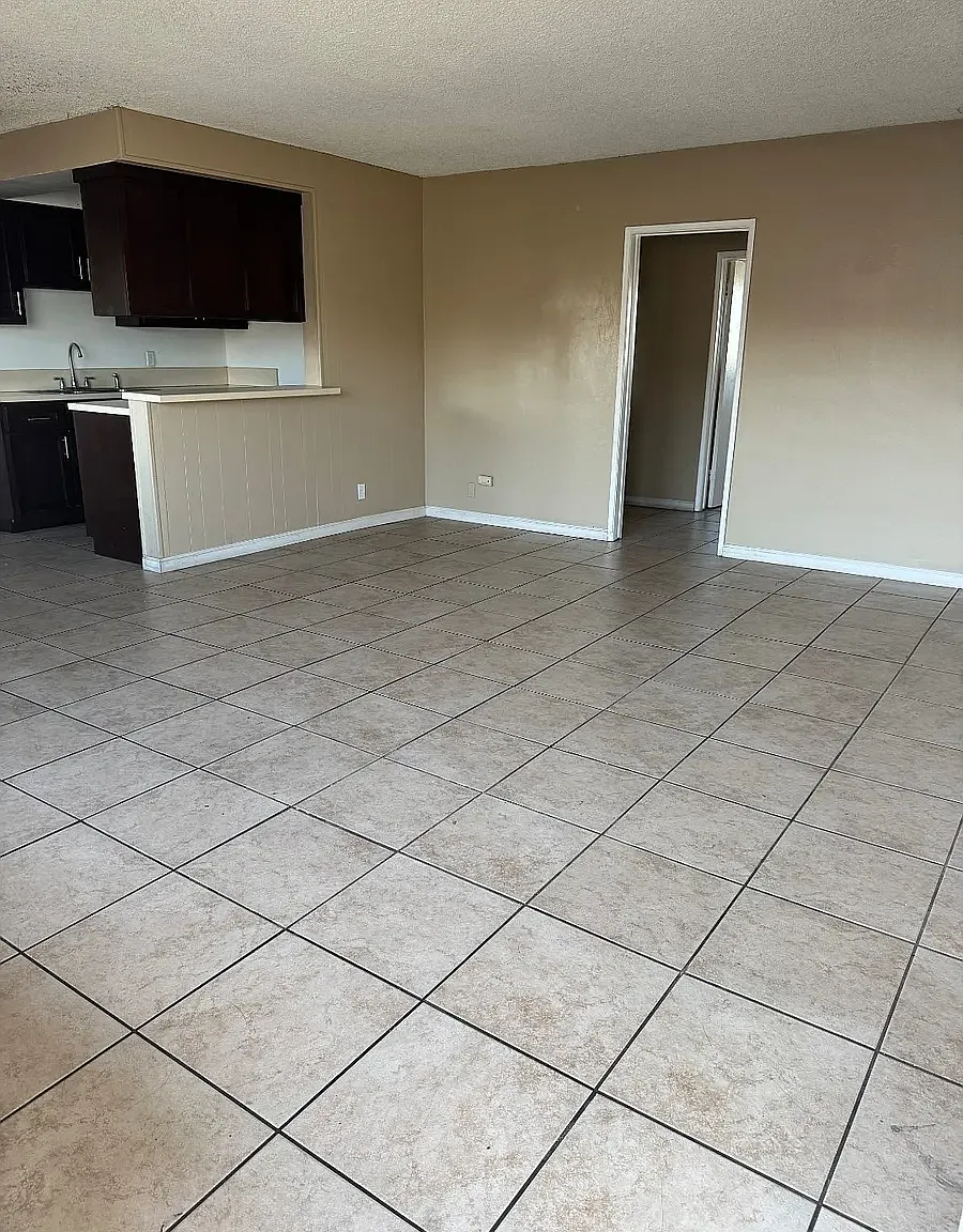 2 bed, 800 sqft, $2,200 — Photo 4