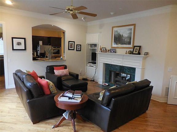 3rd image of 1413 Dartmouth Dr