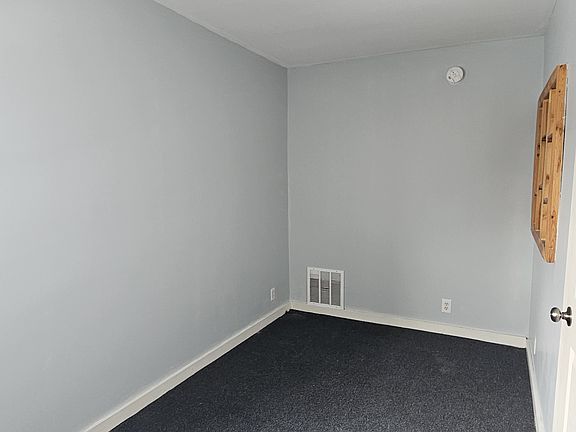 4th image of 315 W Thomas St