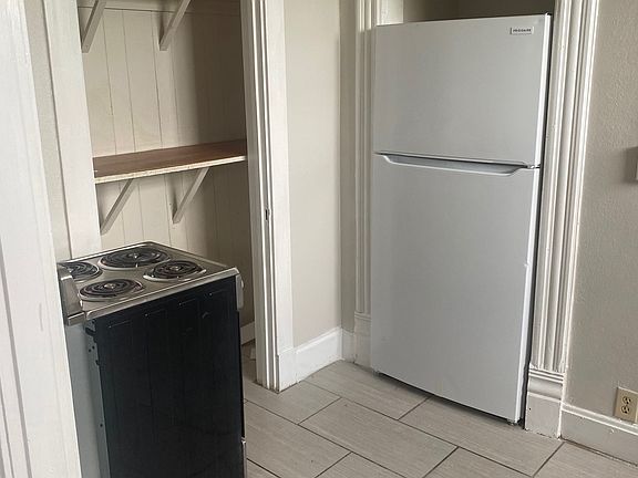 3rd image of 1617 N Benton Ave #11383150