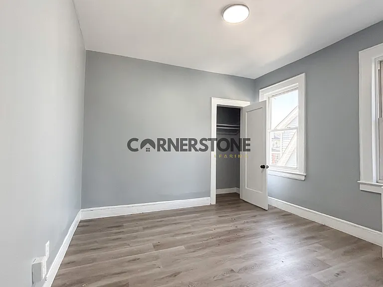 16 Crescent Ave — Photo 8