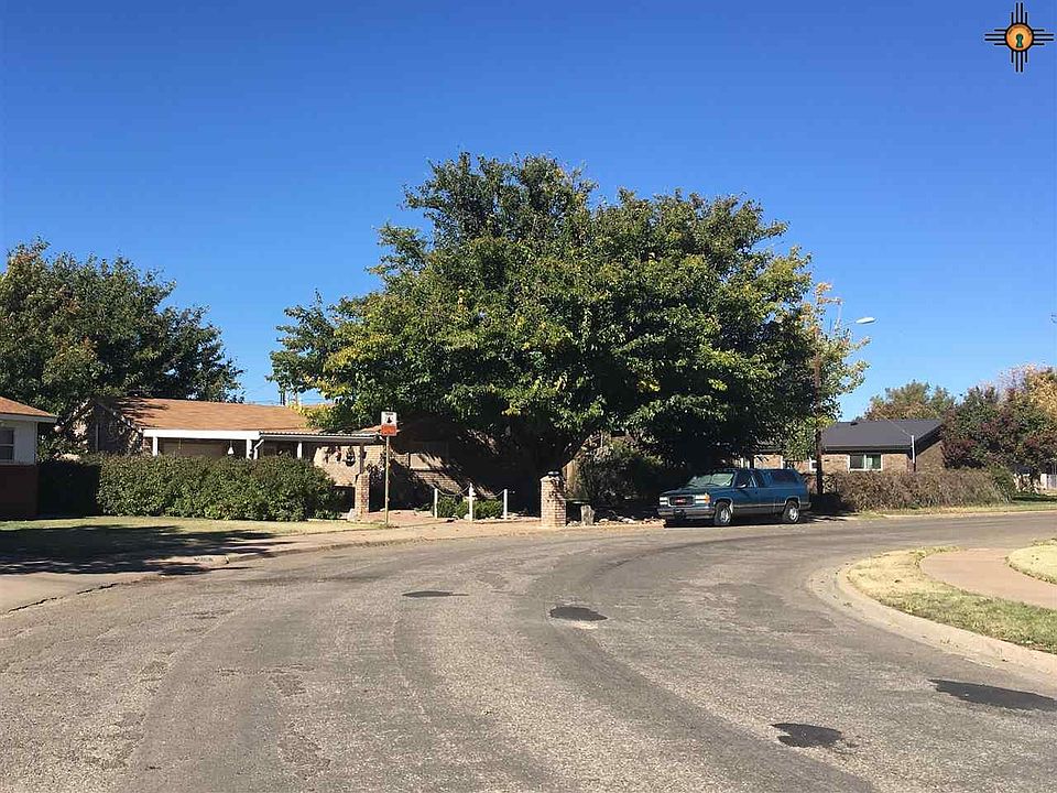 2nd image of 933 Comer Dr
