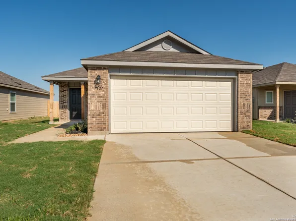 7627 Stud Dr, Elmendorf, TX 78112