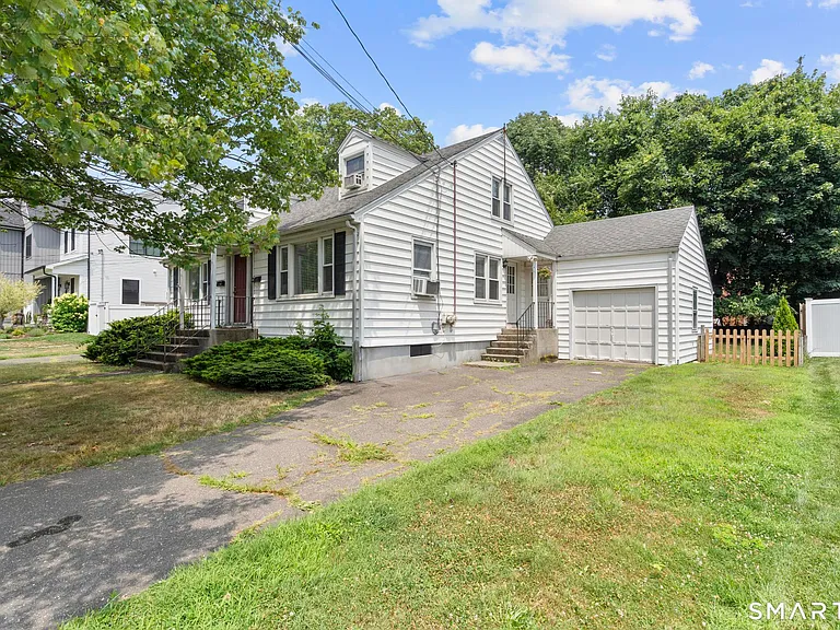 216 Country Rd — Photo 18