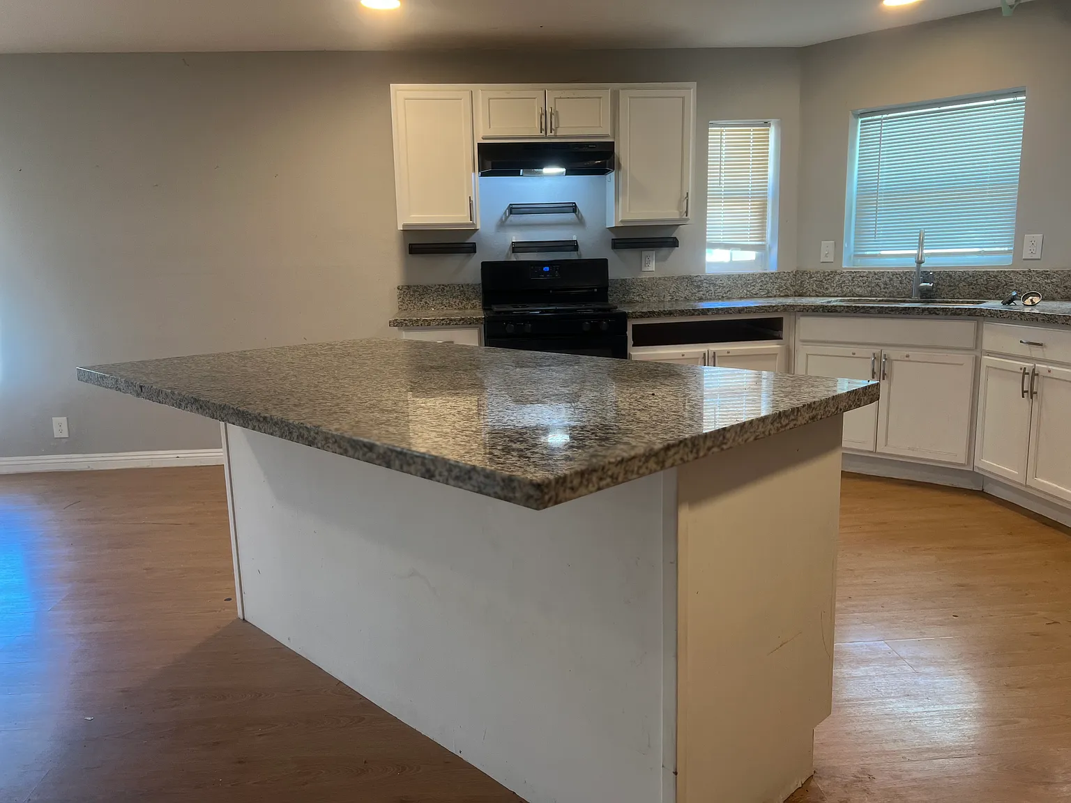 4 bed, 1666 sqft, $2,150 — Photo 3
