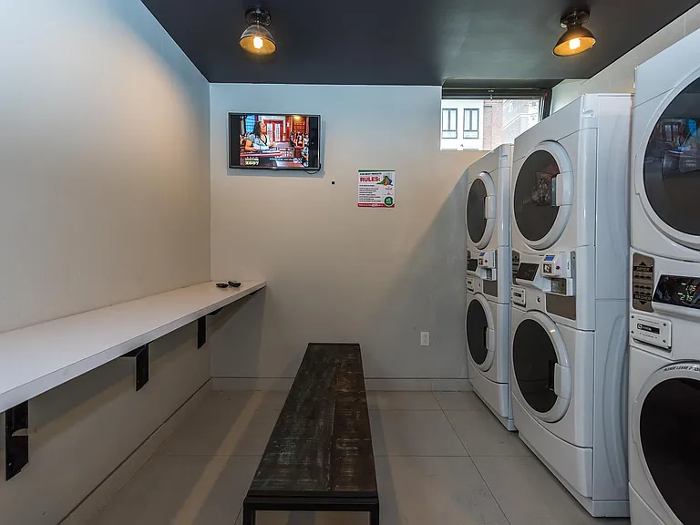 69 Ten Eyck St #2C — Photo 10