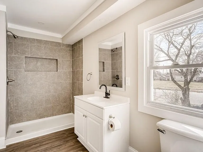503 N Church St — Photo 8