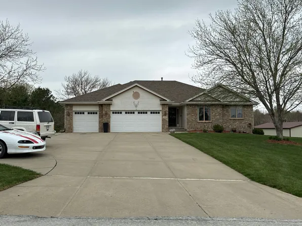 12128 Lewison Ln, Gretna, NE 68028