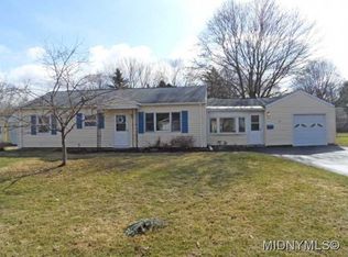 30 Tamarack Dr, New Hartford, NY 13413