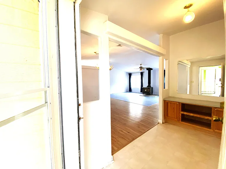 27 Hillcrest Rd — Photo 8