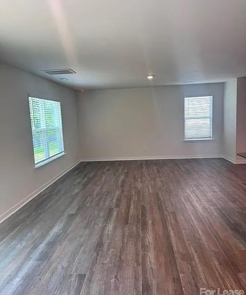 2102 10th St SE — Photo 17