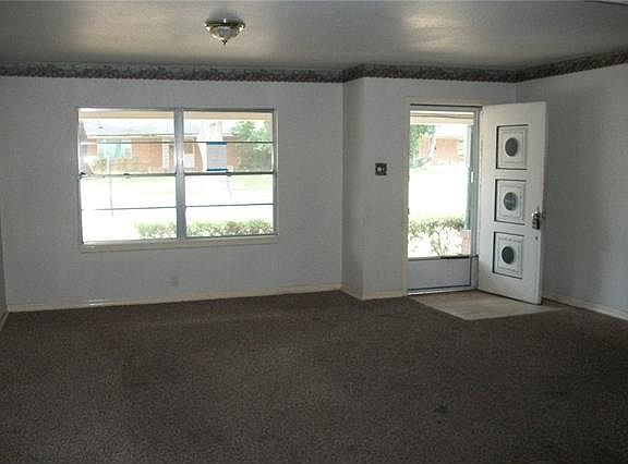 2nd image of 3180 Margaret St