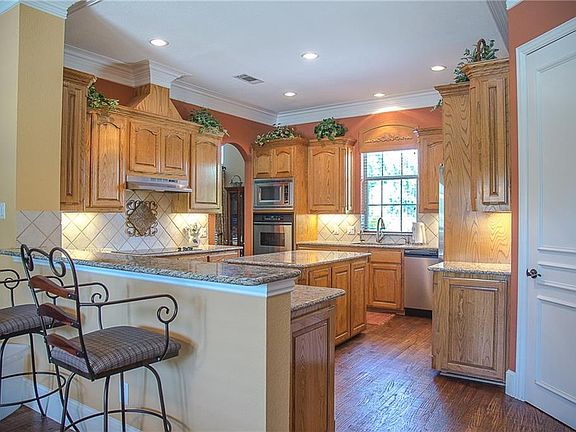 4th image of 1057 Van Zandt Ct