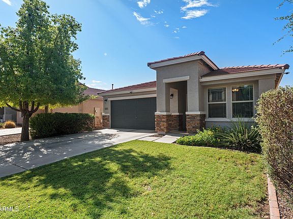 2nd image of 993 E Leslie Avenue