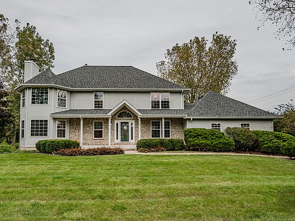 5th image of 16W420 Timberlake Dr