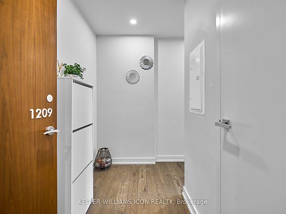 2nd image of 101 Queen St #1209