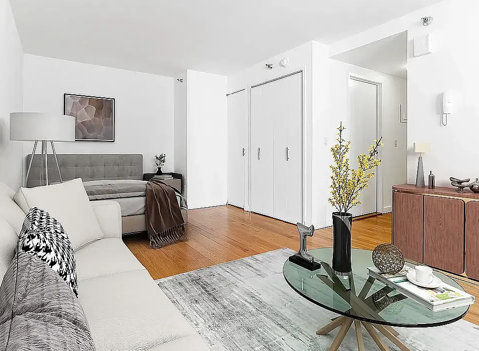 1st image of 30 W 18th St APT 10B
