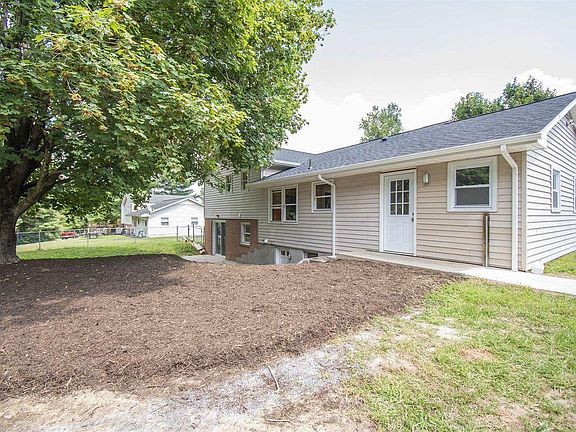 3rd image of 205 Mulberry Dr