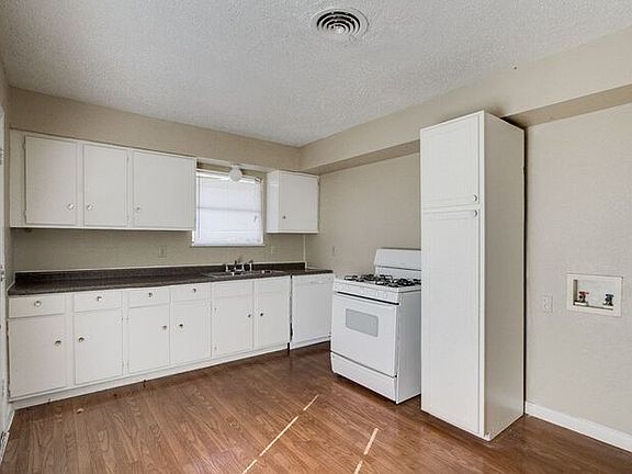 5th image of 3325 Sidney Dr