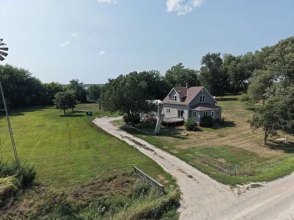 1214 Oak Rd, Harlan, IA 51537