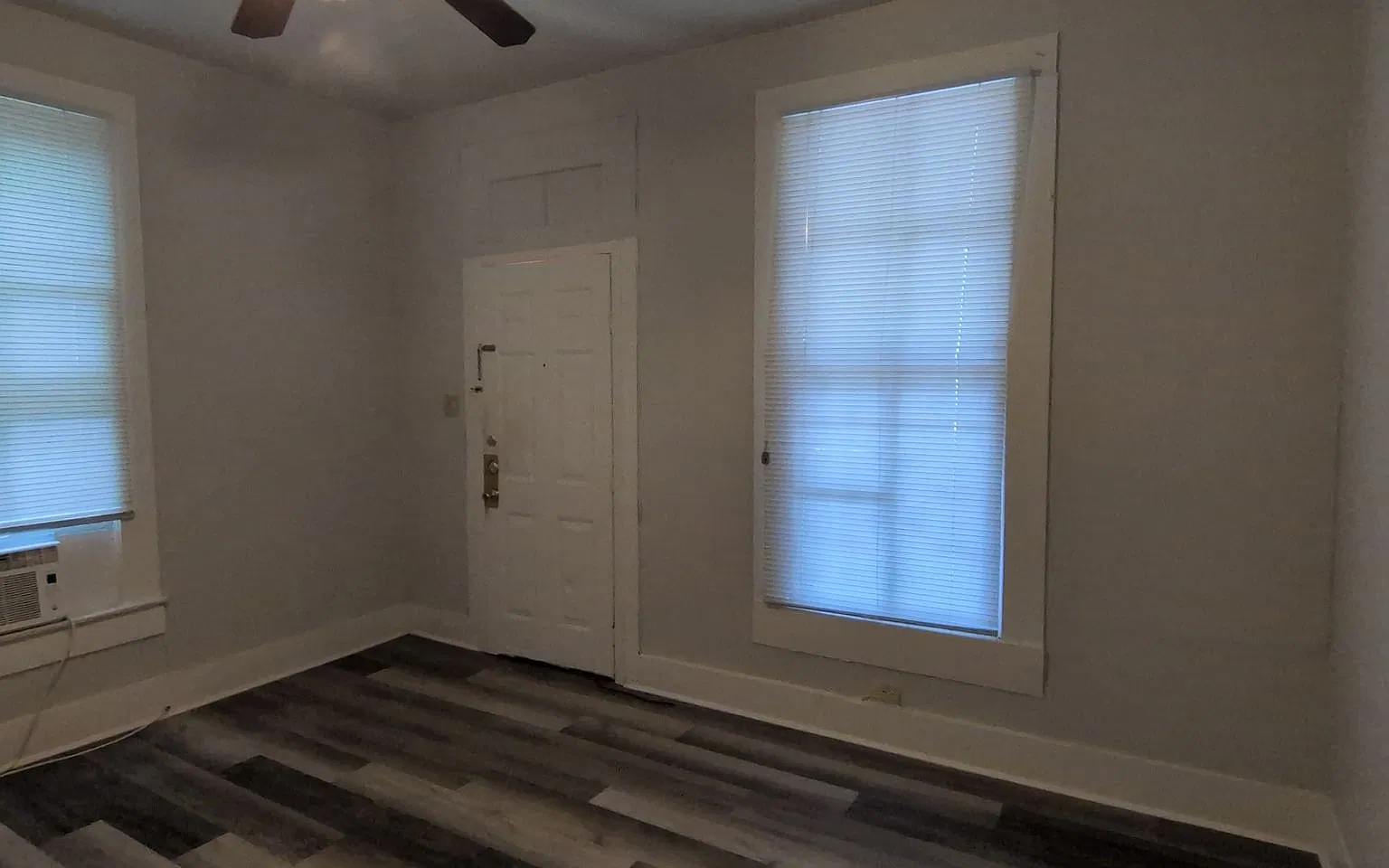 Government Hills~Rare 1 Bedroom unit in Duplex — Photo 4