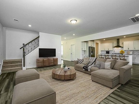 2nd image of 354 Parish Farms Dr