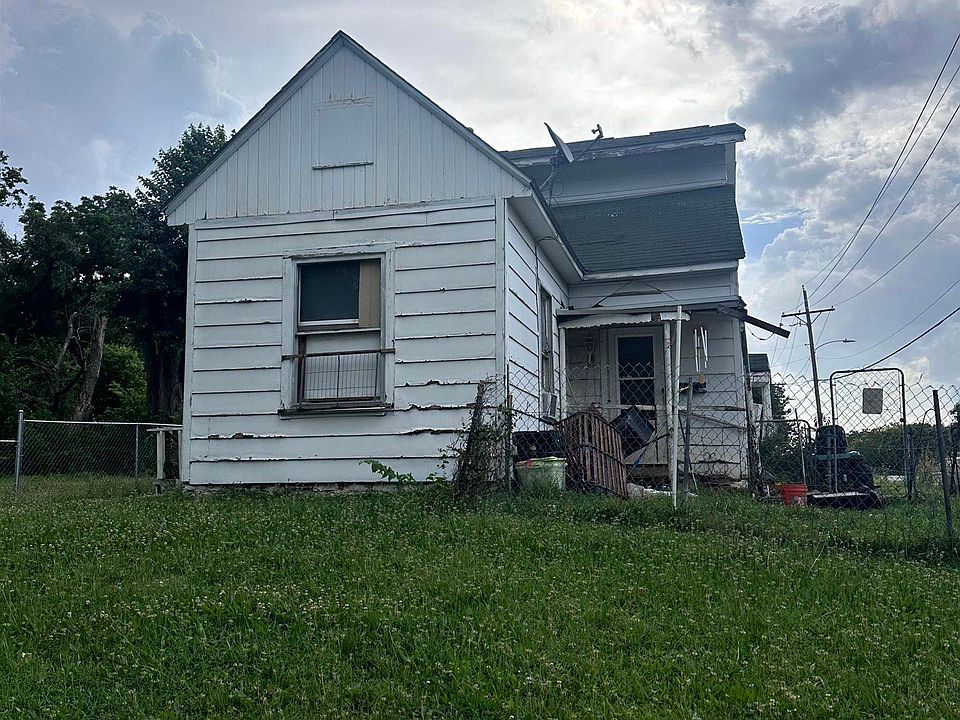 2nd image of 720 SW 17th St