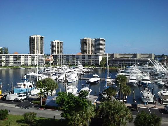 2nd image of 907 Marina Dr APT 108
