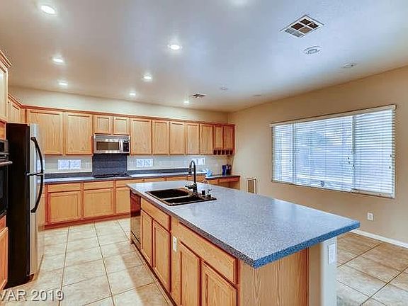 3rd image of 11163 Coco Ln