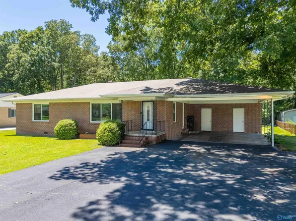 306 Waldrop Rd, Rainbow City, AL 35906