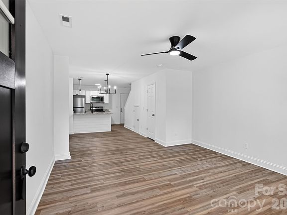 4th image of 94 White Oak St