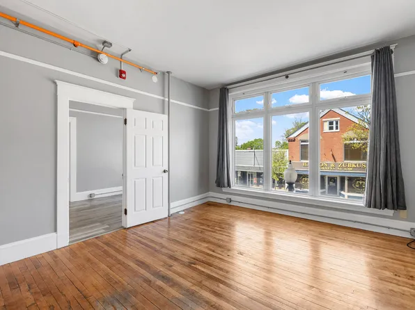 28 N Main St, Rochester, NH