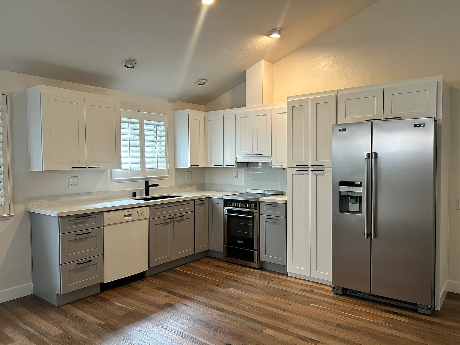 1 bed, 708 sqft, $2,700 — Photo 1