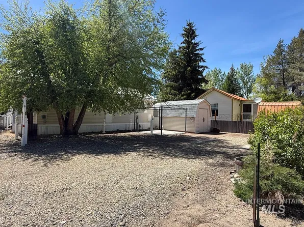 48 B St, Cascade, ID 83611