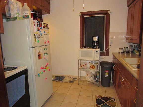3rd image of 503 Avenue B E