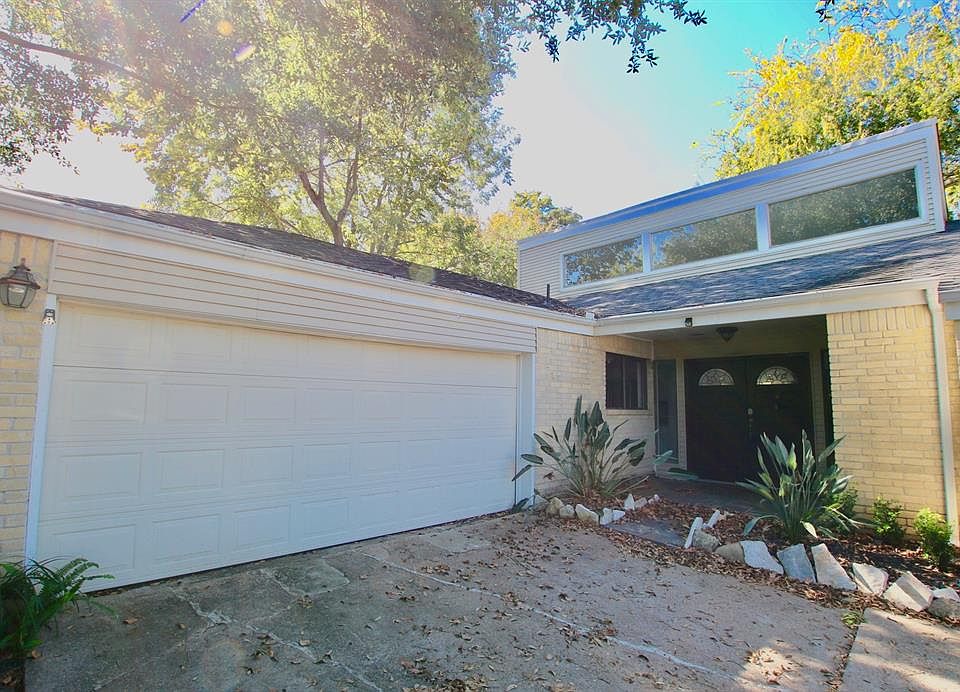 1st image of 12800 Briar Forest Dr Unit 91
