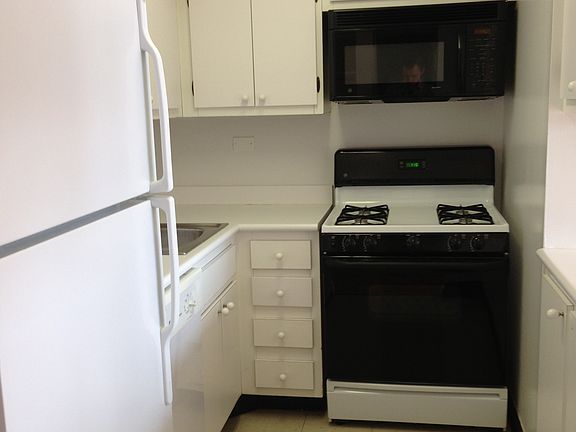 2nd image of 330 E 39th St APT 28E