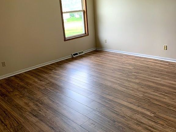 5th image of 4678 Bamburg Ave