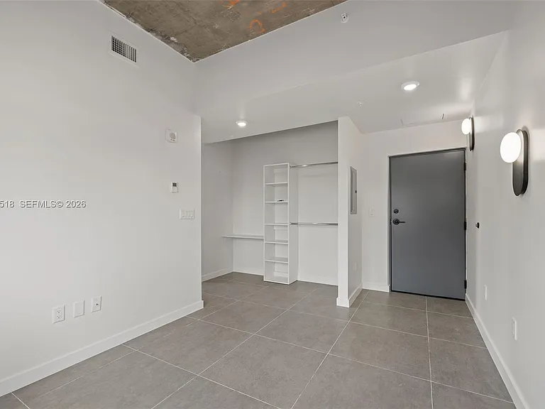 315 NW 32nd St #305 — Photo 5
