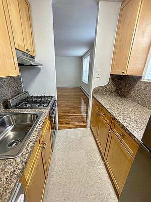 2nd image of 8431 Van Wyck Expy APT 6