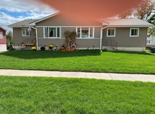 3215 Kenrich Dr SW, Cedar Rapids, IA 52404