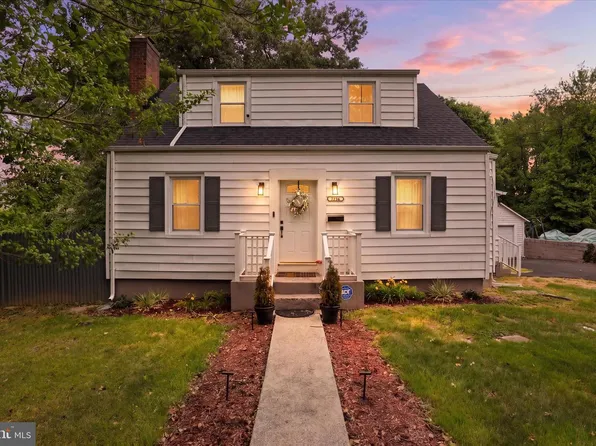 6704 Boxwood Dr, Suitland, MD 20746